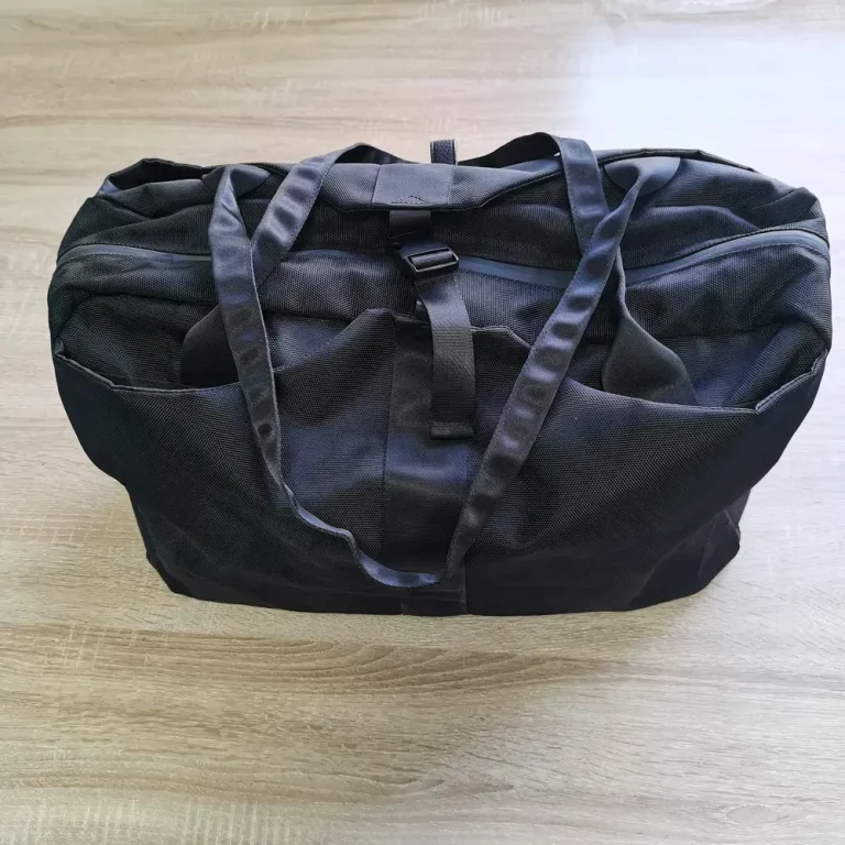26L Durable Polyester Travel Duffle Bag with Shoe Compartment