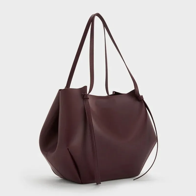 Custom Leather Tote Bags for Daily Use