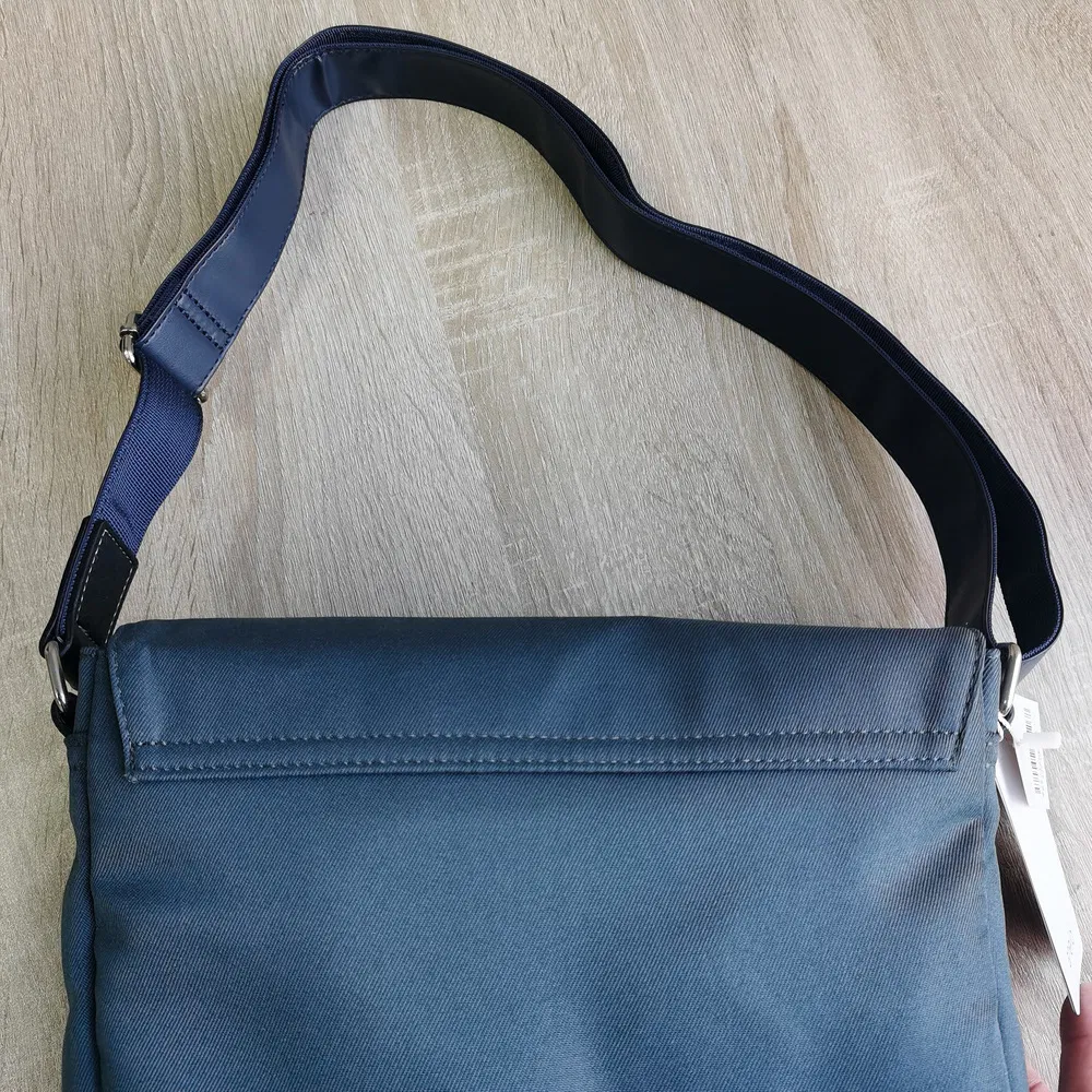 9L Stylish Eco-Friendly Polyester Crossbody Bag with Flap Lid for Commuting
