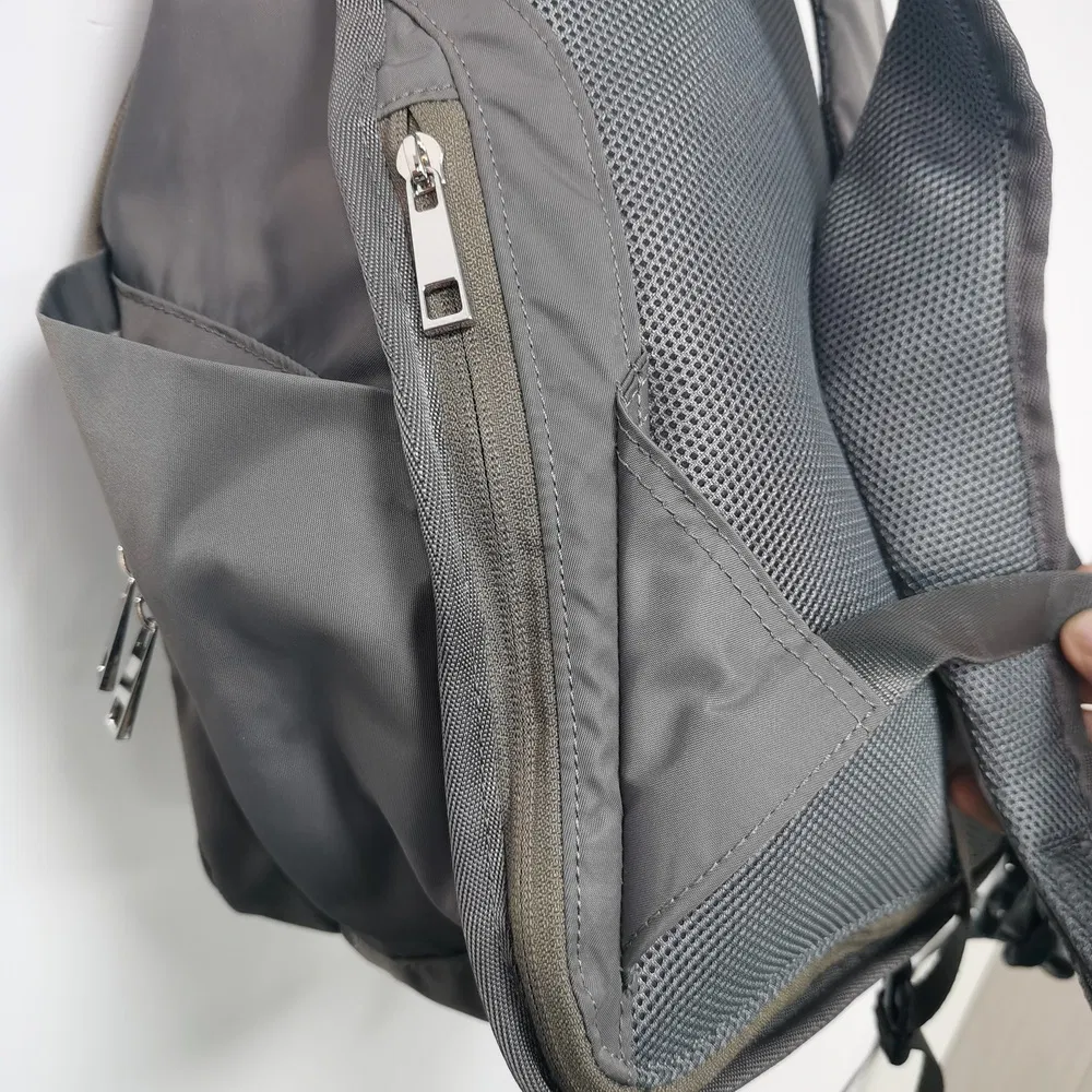 Customized Anti-Abrasion Compact Sized Nylon Lady's Backpack for Commuting