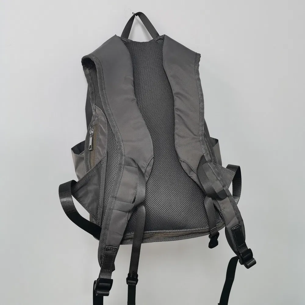 Customized Anti-Abrasion Compact Sized Nylon Lady's Backpack for Commuting