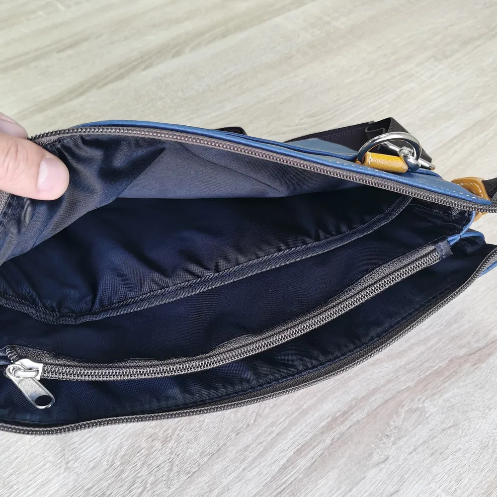 Green Genuine Leather Casual Crossbody Bag with Exterior Zippered Pocket