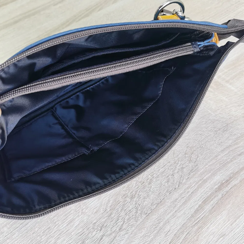 Green Genuine Leather Casual Crossbody Bag with Exterior Zippered Pocket