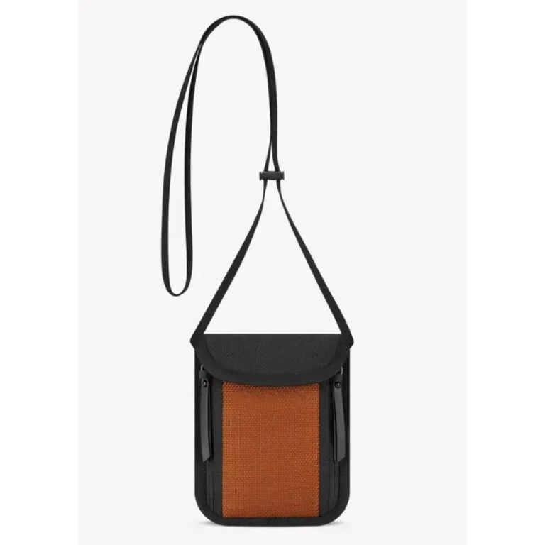 Minimal Nylon Anti-Theft Sling Bag – Slim Crossbody Carry Design