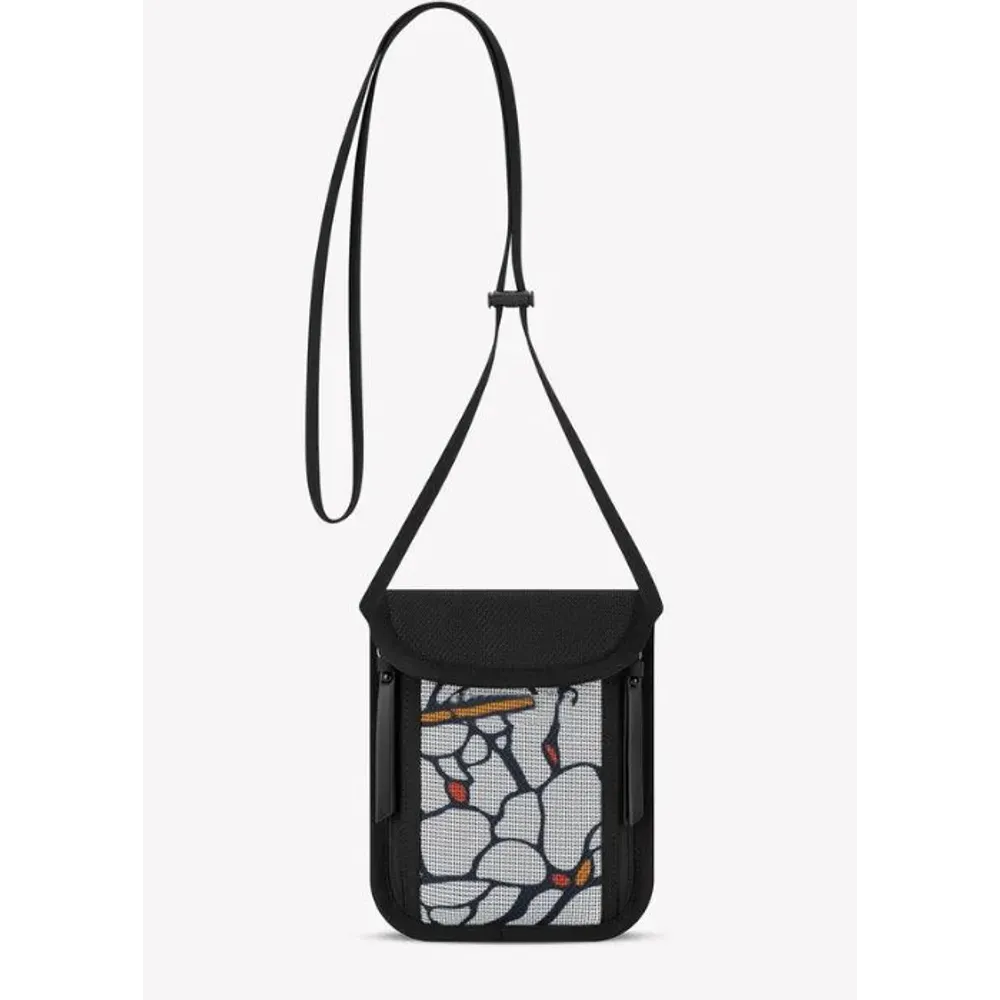 Minimal Nylon Anti-Theft Sling Bag – Slim Crossbody Carry Design