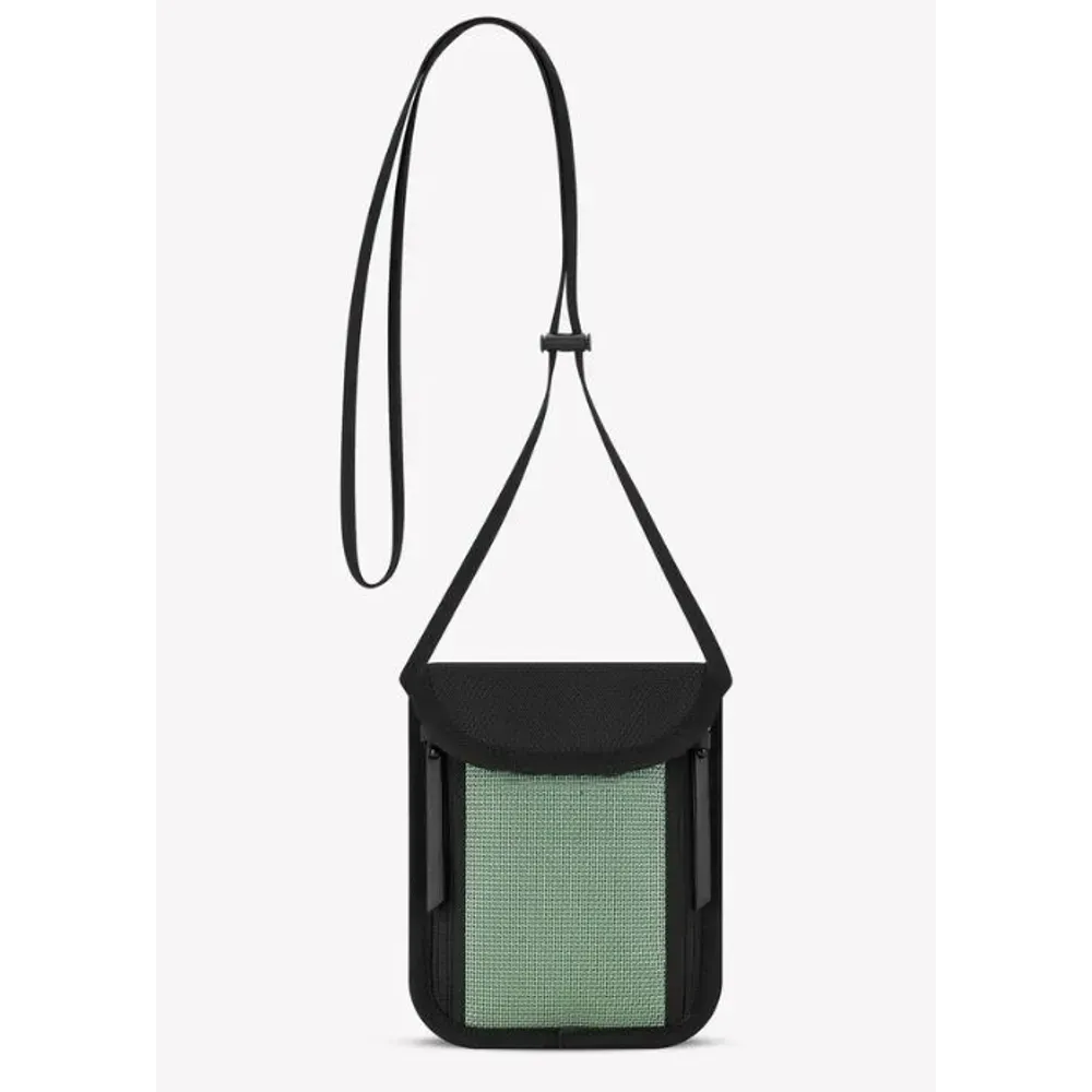 Minimal Nylon Anti-Theft Sling Bag – Slim Crossbody Carry Design