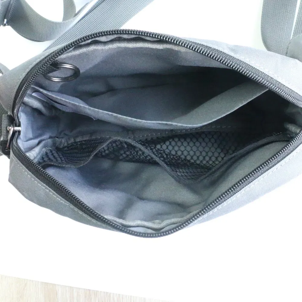 Minimal Polyester Waist Bag for Travel & Daily Use