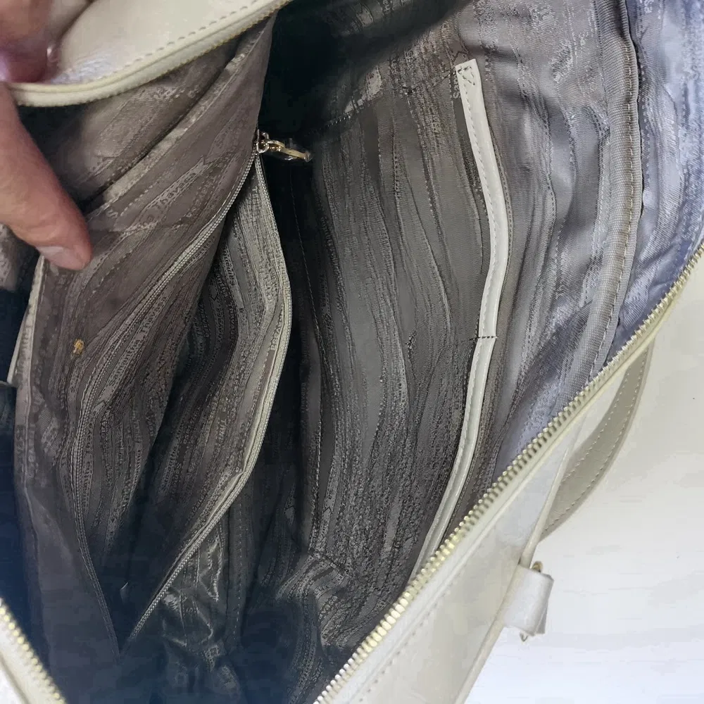 Sleek Eco-Friendly Vegan Leather Shoulder Bag for Women